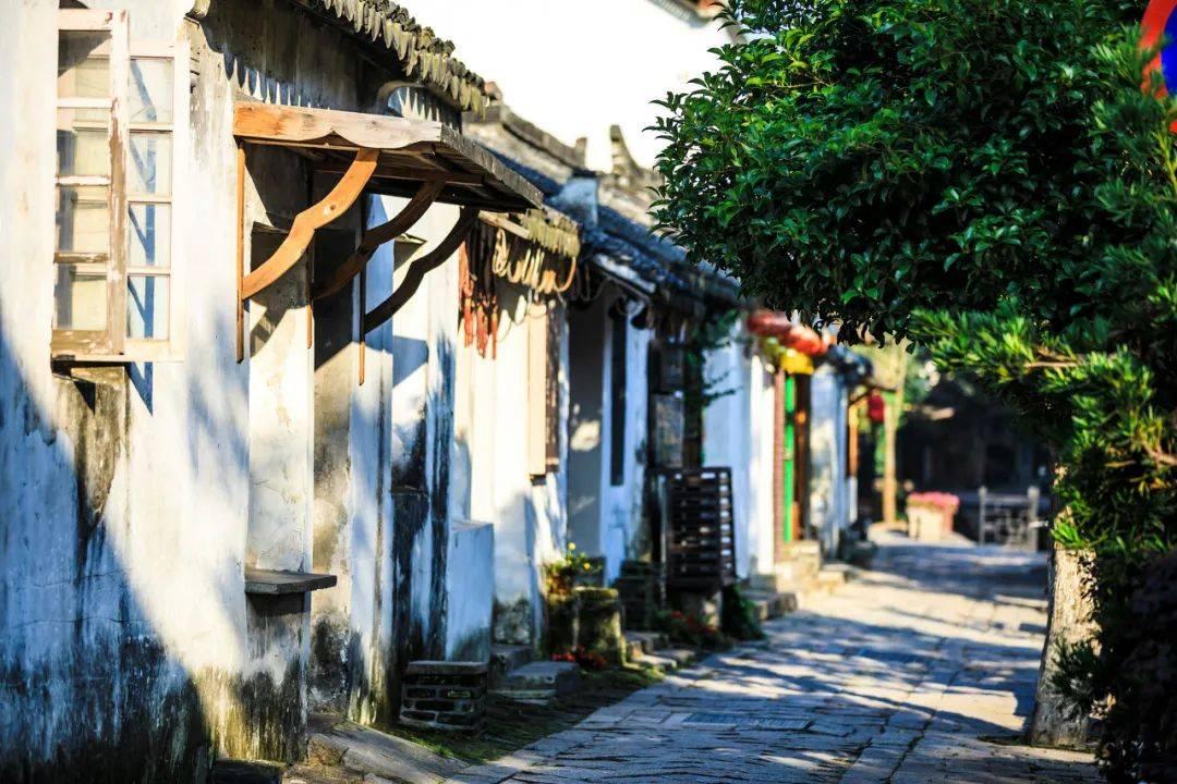 救援男孩毕业生