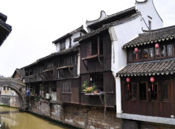 逃离荒凉之地
